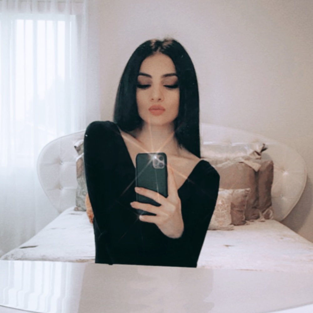 Meet your Posher, Mayira